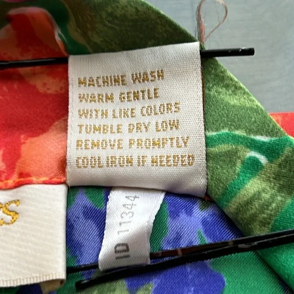 Gold Label Victoria’s Secret Satin Floral Robe - Picture 9 of 15